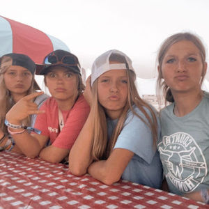 Meet your Posher, Chloe